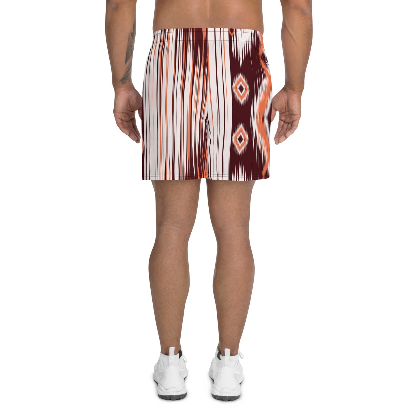 Braune Herren-Shorts mit Azteken-Print