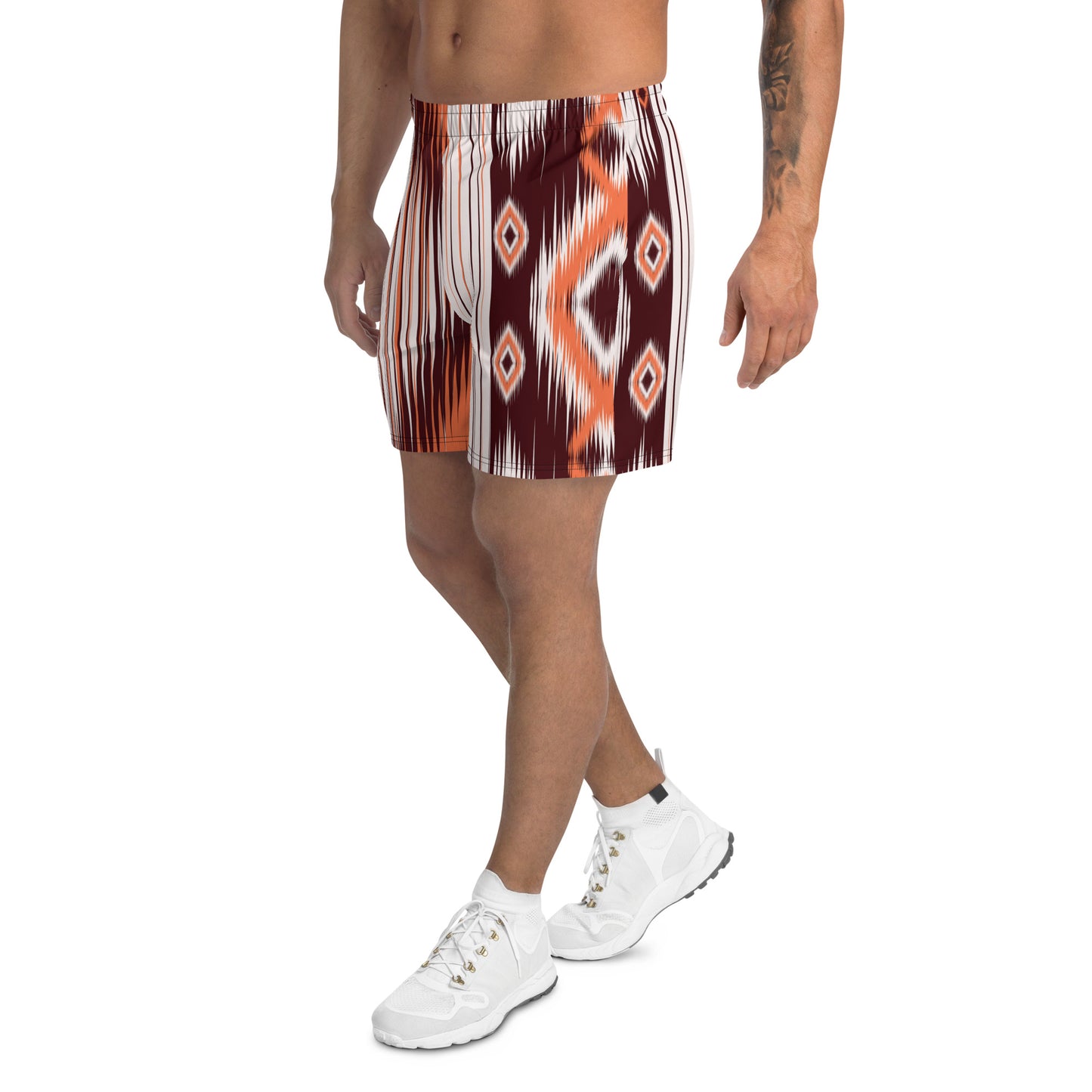 Braune Herren-Shorts mit Azteken-Print